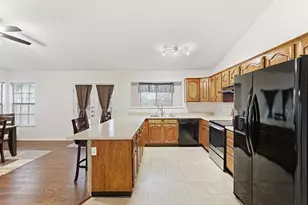 1705 Sandy Point Ct, Arlington, TX 76018 - Photo 21