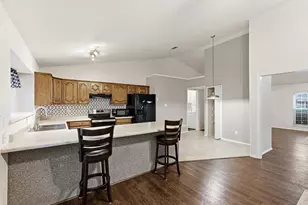 1705 Sandy Point Ct, Arlington, TX 76018 - Photo 15