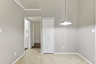 1705 Sandy Point Ct, Arlington, TX 76018 - Photo 33