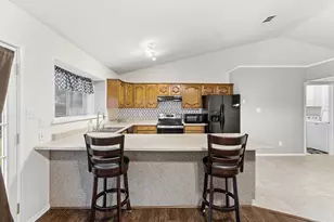 1705 Sandy Point Ct, Arlington, TX 76018 - Photo 19