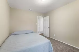 1705 Sandy Point Ct, Arlington, TX 76018 - Photo 23