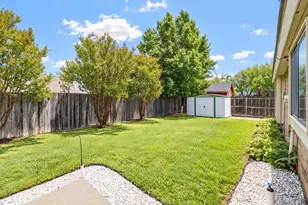 1705 Sandy Point Ct, Arlington, TX 76018 - Photo 35