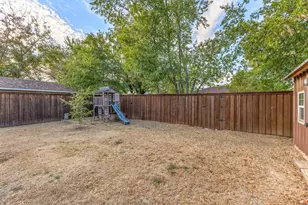 13225 Lexington Ln, Balch Springs, TX 75180 - Photo 33