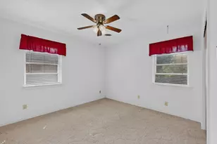 3719 Rockbluff Dr, Dallas, TX 75227 - Photo 21