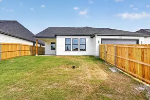 1656 W Wintergreen Rd, Lancaster, TX 75134 - Photo 27