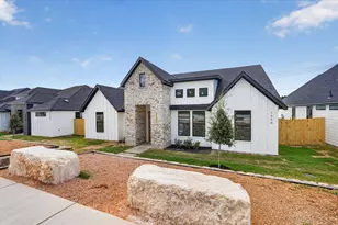 1656 W Wintergreen Rd, Lancaster, TX 75134 - Photo 3