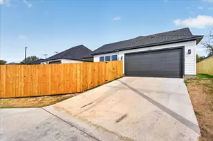 1656 W Wintergreen Rd, Lancaster, TX 75134 - Photo 29