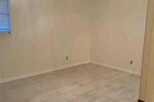 1729 Vicky Ln, Grand Prairie, TX 75052 - Photo 19