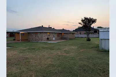1729 Vicky Lane, Grand Prairie, TX 75052 - Photo 5