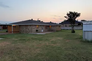 1729 Vicky Ln, Grand Prairie, TX 75052 - Photo 5