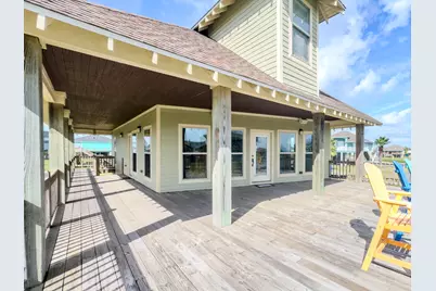 2009 Lakeview, Crystal Beach, TX 77650 - Photo 9
