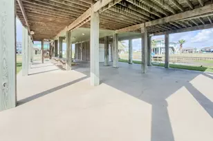 2009 Lakeview, Crystal Beach, TX 77650 - Photo 3