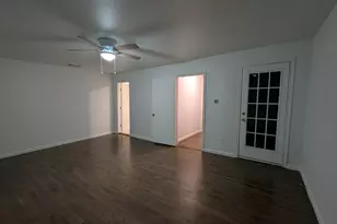 1406 Eastus Dr, Dallas, TX 75208 - Photo 15