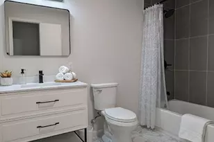 1406 Eastus Dr, Dallas, TX 75208 - Photo 25