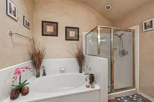 2722 Kingswood Blvd, Grand Prairie, TX 75052 - Photo 11