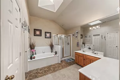 2722 Kingswood Boulevard, Grand Prairie, TX 75052 - Photo 13