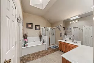 2722 Kingswood Blvd, Grand Prairie, TX 75052 - Photo 13