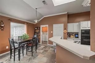 2722 Kingswood Blvd, Grand Prairie, TX 75052 - Photo 7