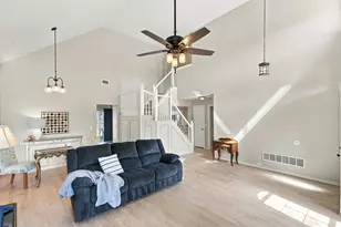 3817 Periwinkle St, Bedford, TX 76021 - Photo 7