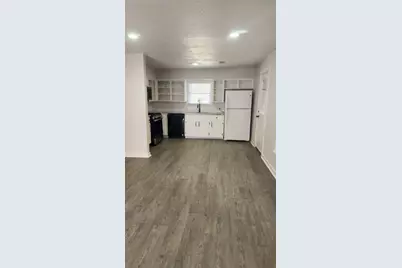 608 W Baldridge Street, Ennis, TX 75119 - Photo 3