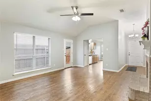 1211 Varacruz Dr, Arlington, TX 76010 - Photo 5