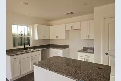 1208 E Daggett Avenue, Fort Worth, TX 76104 - Photo 1