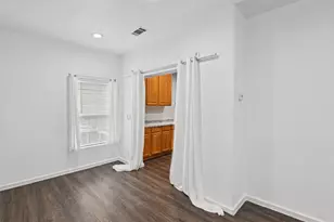 223 W Eighth St, Dallas, TX 75208 - Photo 5