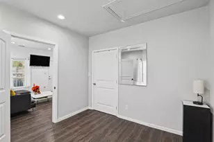223 W Eighth St, Dallas, TX 75208 - Photo 11