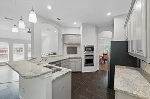 3402 Blue Forest Dr, Arlington, TX 76001 - Photo 11