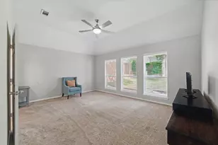 3402 Blue Forest Dr, Arlington, TX 76001 - Photo 15