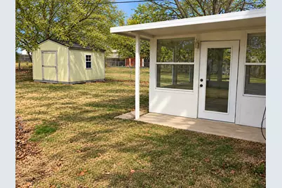 804 N Hughes Street, Howe, TX 75459 - Photo 3