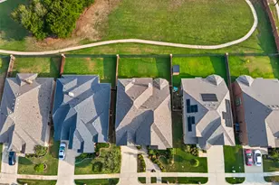 2705 Sky Ridge Rd, Arlington, TX 76001 - Photo 3