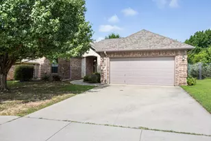 304 Jade Ln, Weatherford, TX 76086 - Photo 1