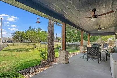 111 N Morgan Street W, Mount Calm, TX 76673 - Photo 19