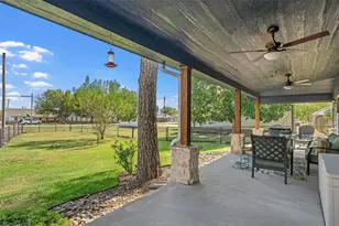 111 N Morgan Street W, Mount Calm, TX 76673 - Photo 19