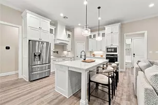 10201 Castleberry Ln, Waco, TX 76712 - Photo 11