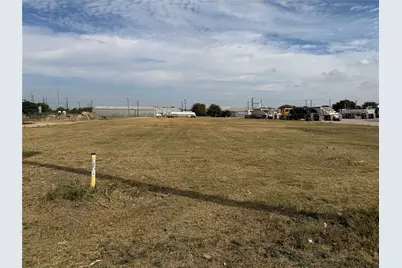111 W Elm Street, Hillsboro, TX 76645 - Photo 3