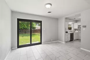 2114 Brookshire St, Arlington, TX 76010 - Photo 9