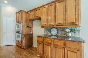 1805 Vista Royale Ct, Fort Worth, TX 76108 - Photo 9