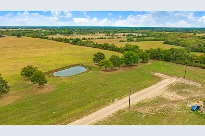 311 Private Road 33263, Sumner, TX 75486 - Photo 5