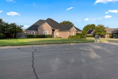 706 Meadowview, Cleburne, TX 76033 - Photo 3