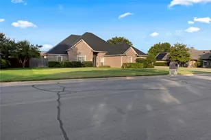 706 Meadowview, Cleburne, TX 76033 - Photo 3