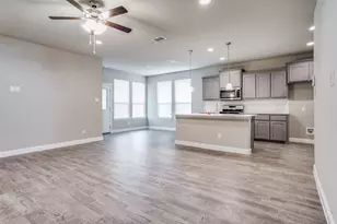 221 Oldcastle Wy, Fort Worth, TX 76052 - Photo 3