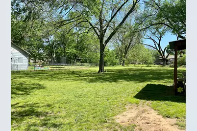 1115 S 6th Street, Bonham, TX 75418 - Photo 15