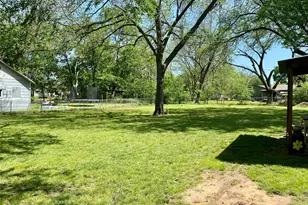 1115 S 6th St, Bonham, TX 75418 - Photo 15