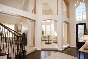 2719 Explorador, Grand Prairie, TX 75054 - Photo 3