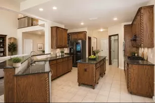 2719 Explorador, Grand Prairie, TX 75054 - Photo 9
