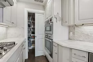 411 W 7th St, Fort Worth, TX 76102 - Photo 11