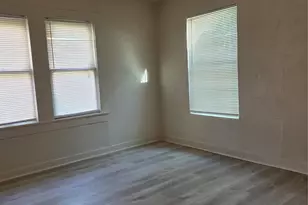 531 W Spurgeon St, Fort Worth, TX 76115 - Photo 7