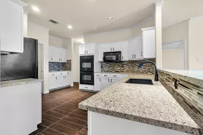 10108 Parker Springs Drive, Waco, TX 76708 - Photo 17